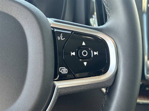 2024 Volvo XC60 B5 Plus Dark Theme