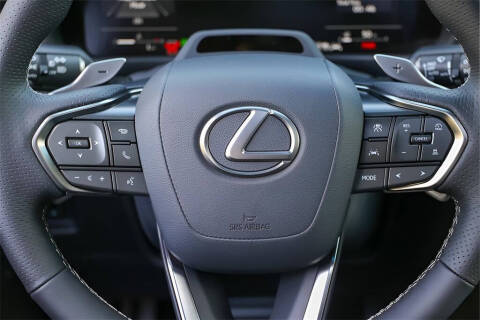 2025 Lexus LX 700h F SPORT Handling