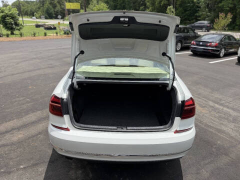 2017 Volkswagen Passat 1.8T SE