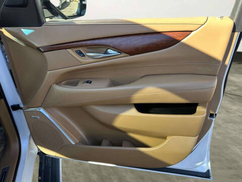 2017 Cadillac Escalade ESV Platinum