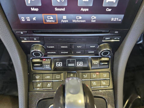 2018 Porsche 911 Carrera