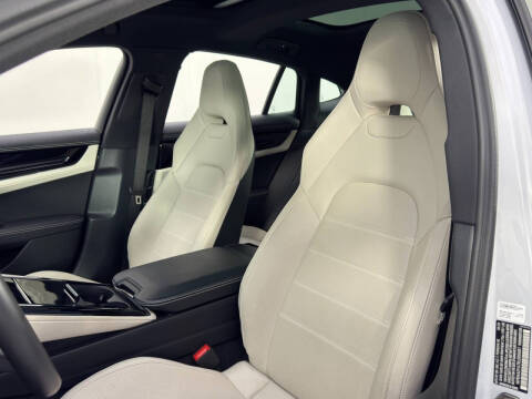 2024 Porsche Panamera 4