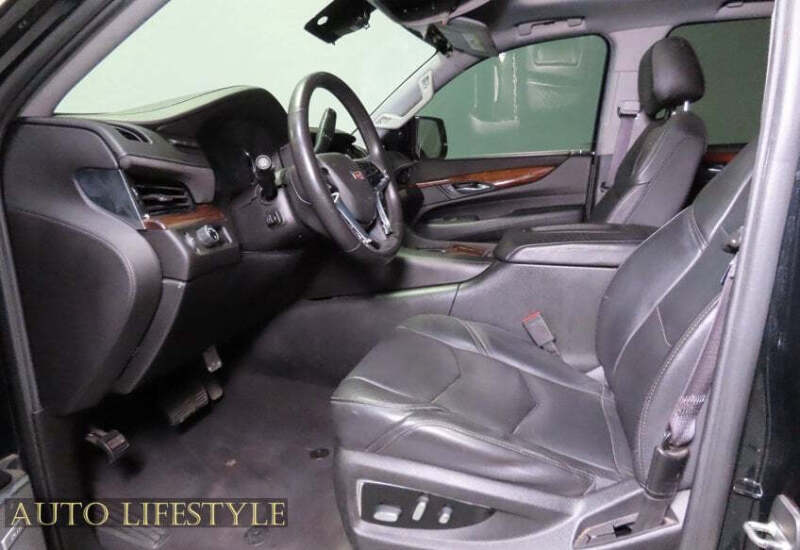 2017 Cadillac Escalade Luxury