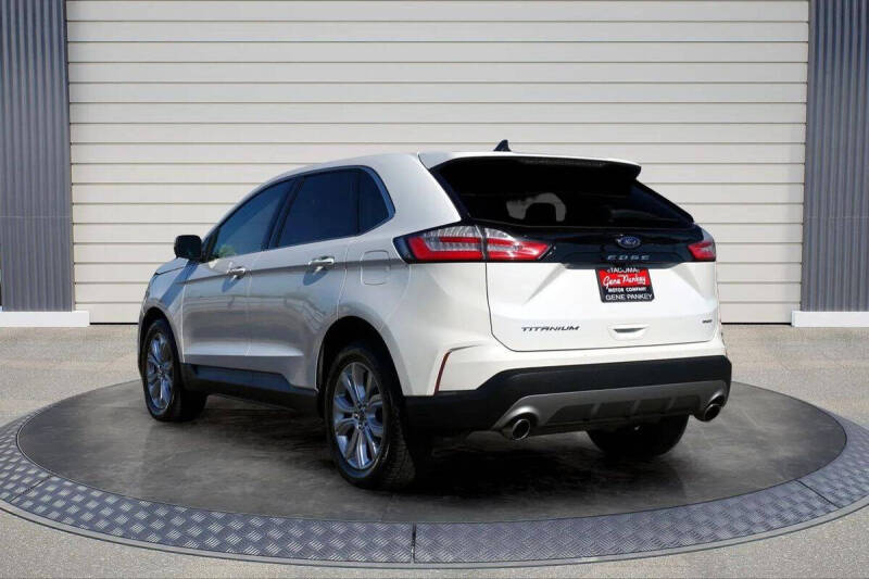 2022 Ford Edge Titanium