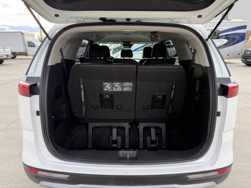 2024 Kia Carnival LX