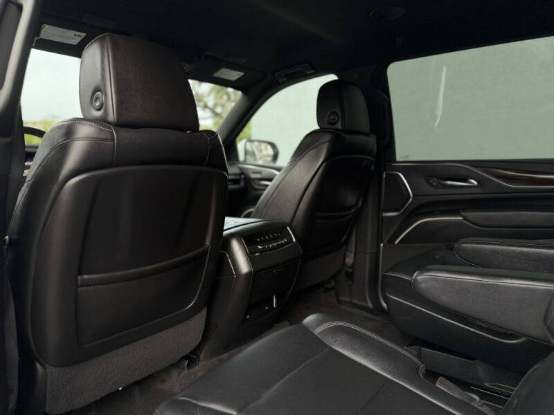 2022 Cadillac Escalade ESV Luxury