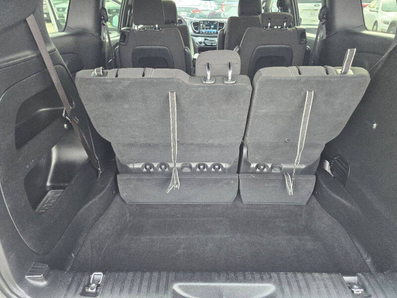 2024 Chrysler Pacifica Touring