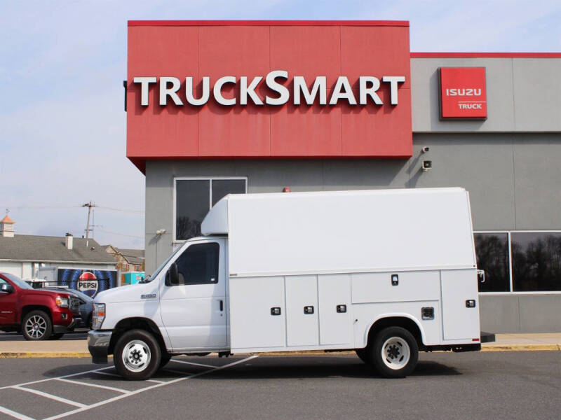 2024 Ford E-450