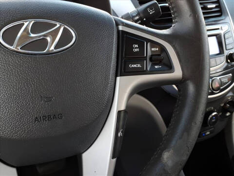 2012 Hyundai Accent SE