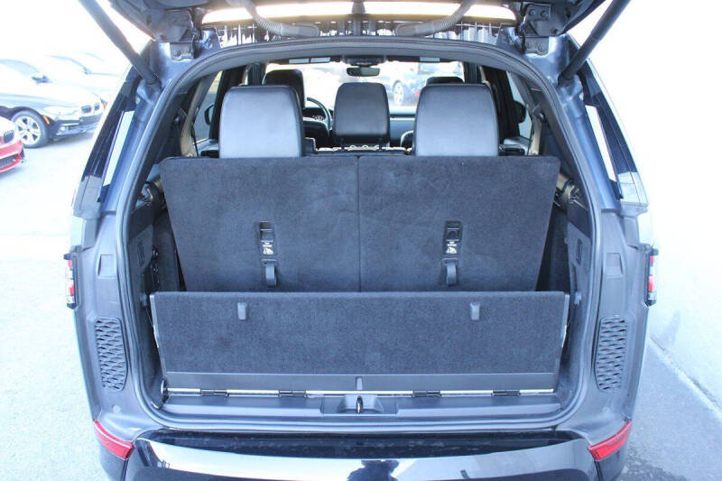 2020 Land Rover Discovery Landmark Edition