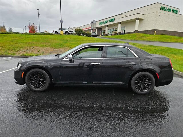 2017 Chrysler 300 C