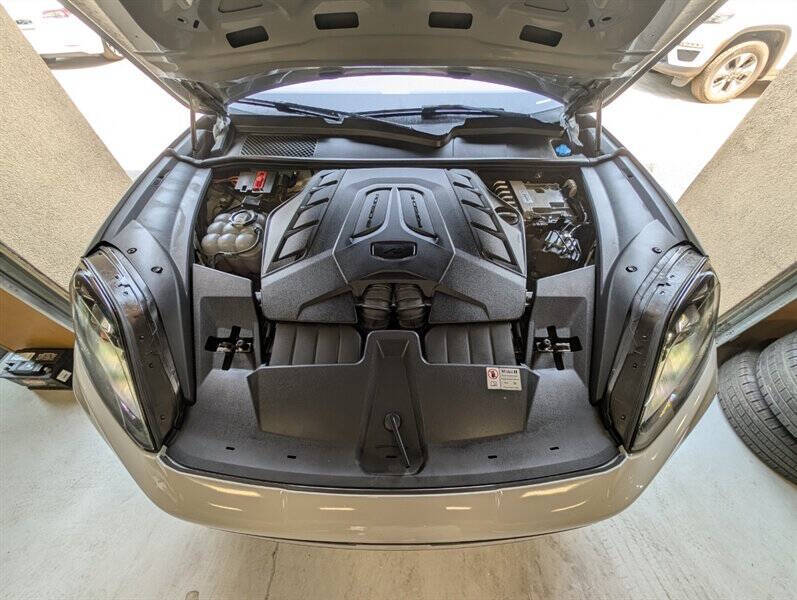 2024 Porsche Cayenne S Coupe