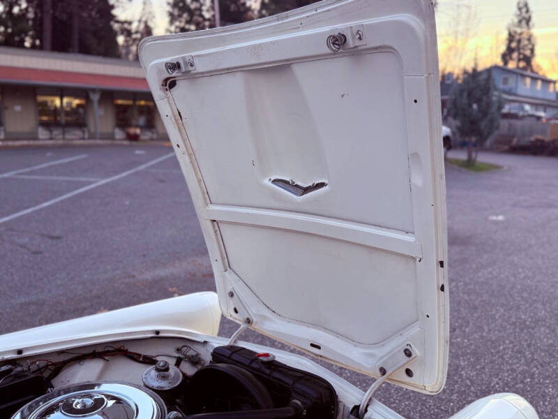 1957 Ford Thunderbird