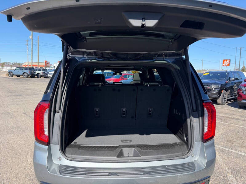 2023 GMC Yukon SLT