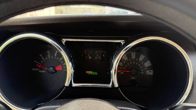 2005 Ford Mustang V6 Deluxe
