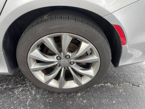 2015 Chrysler 200 S