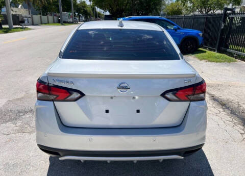 2020 Nissan Versa SR