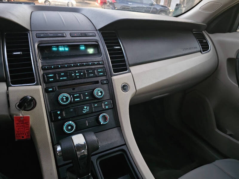 2012 Ford Taurus SE