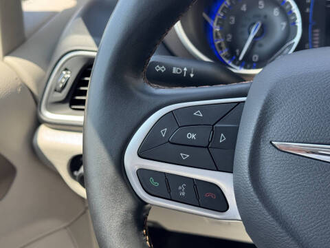 2017 Chrysler Pacifica Touring-L