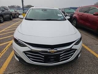 2019 Chevrolet Malibu Hybrid photo 2