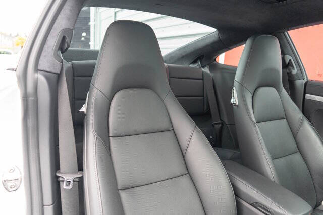 2019 Porsche 911 36