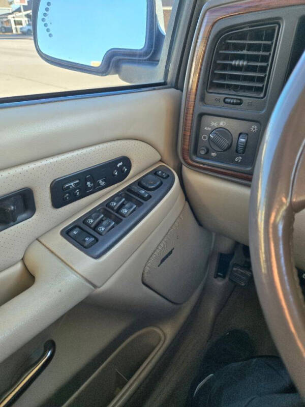 2004 Cadillac Escalade
