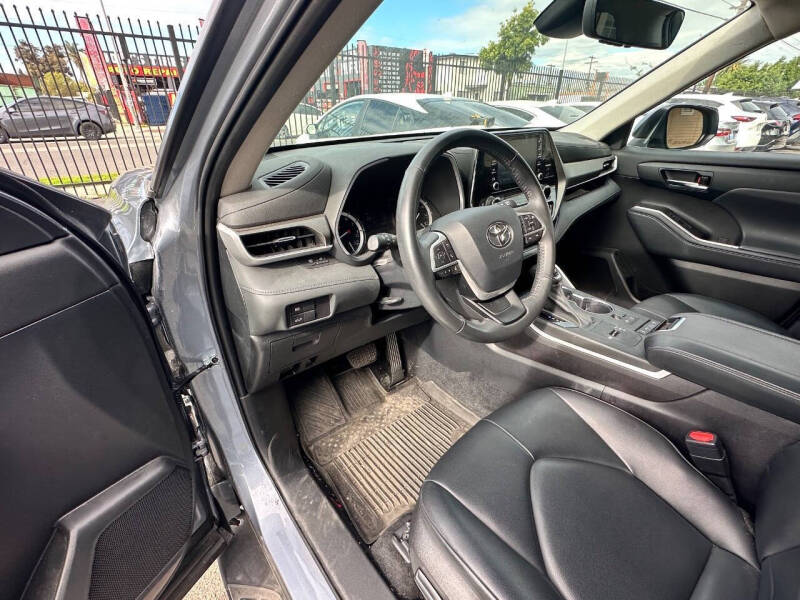 2022 Toyota Highlander XLE