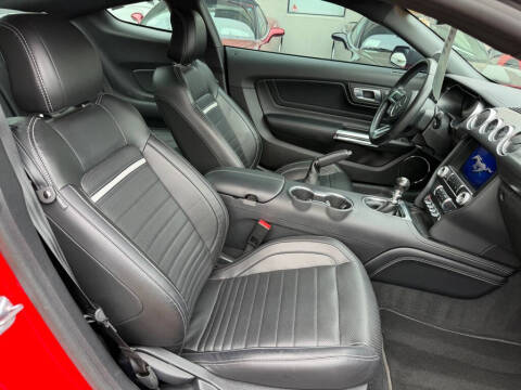 2022 Ford Mustang Mach 1