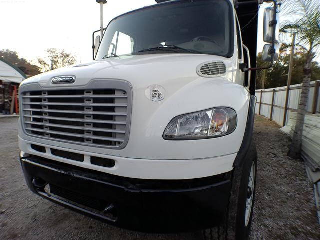 2013 Freightliner M2 106
