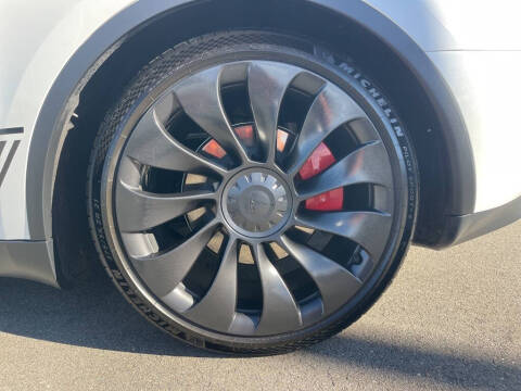 2023 Tesla Model Y Performance