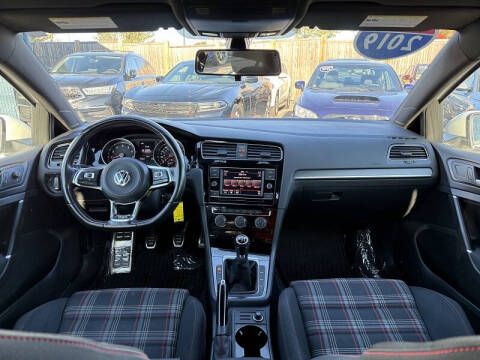 2019 Volkswagen Golf GTI