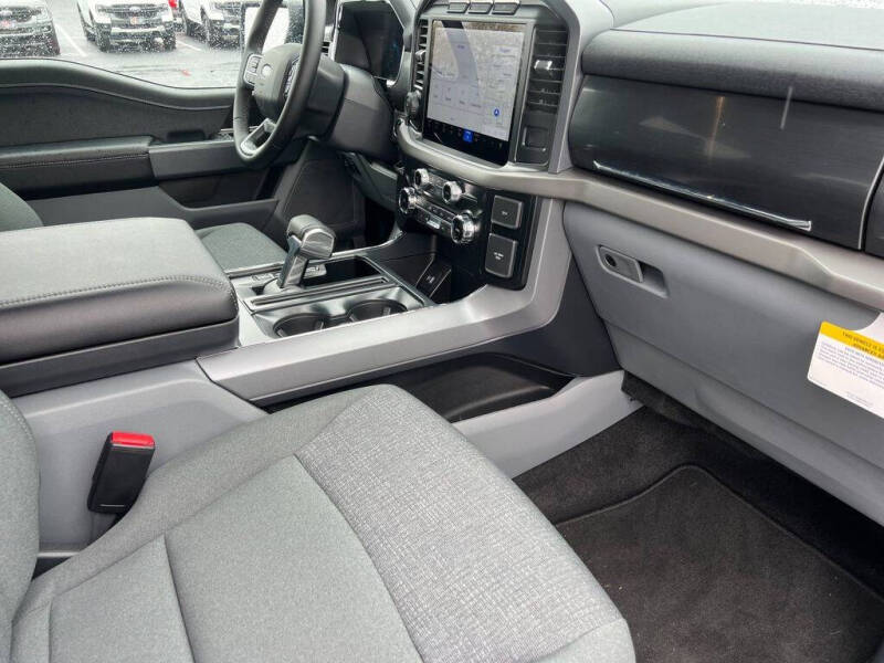 2024 Ford F-150 Lightning XLT