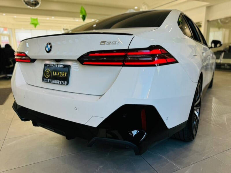 2024 BMW 5 Series 530i