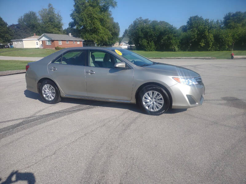 2014 Toyota Camry for sale at Magana Auto Sales Inc in Aurora IL