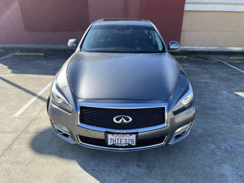 2015 Infiniti Q70 3.7