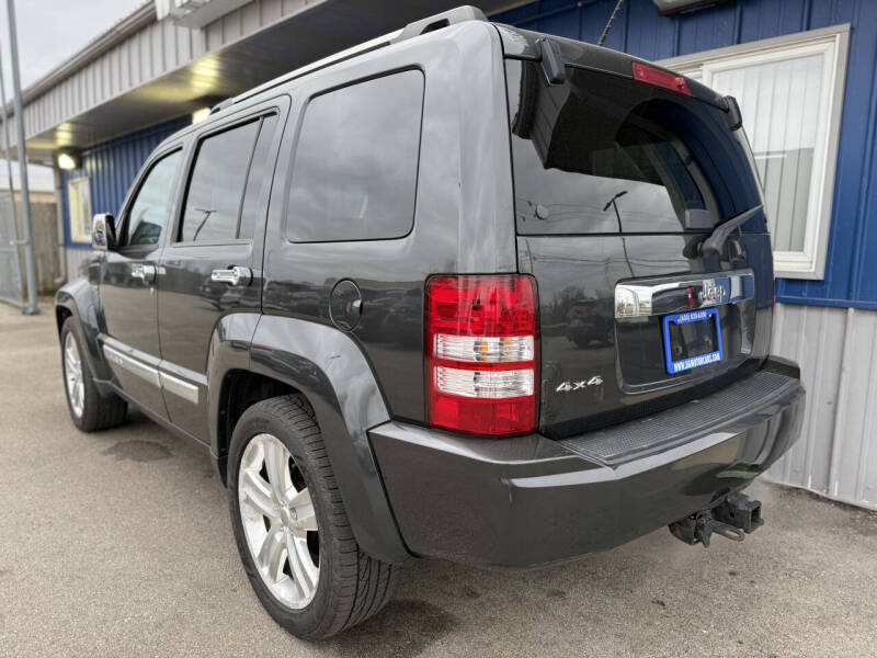 2011 Jeep Liberty Sport photo 7