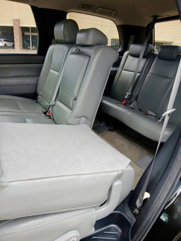 2011 Toyota Sequoia SR5