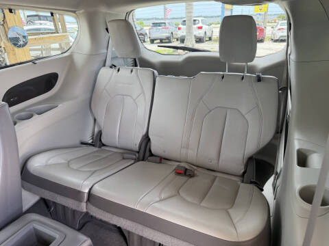 2017 Chrysler Pacifica Touring-L Plus