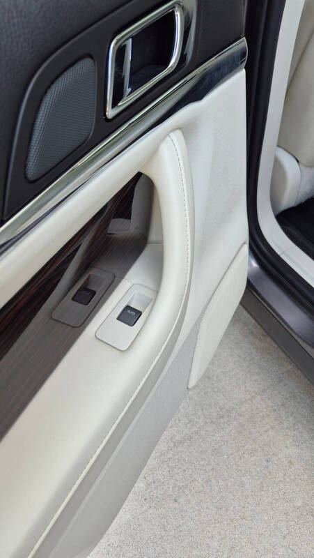 2012 Lincoln MKS