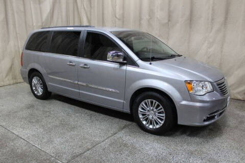 2015 Chrysler Town and Country for sale at AutoLand Outlets Inc in Roscoe IL