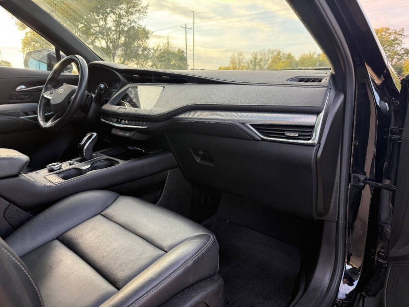 2021 Cadillac XT4 Premium Luxury