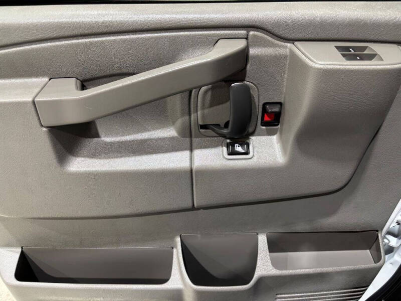 2017 Chevrolet Express 2500