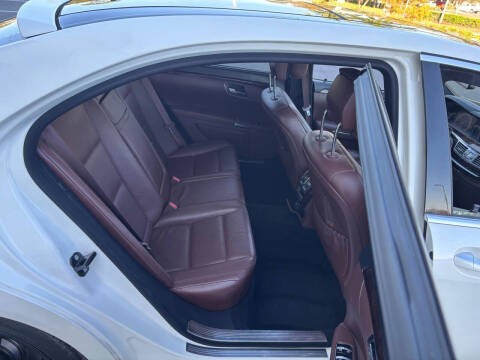 2011 Mercedes-Benz S-Class S 550