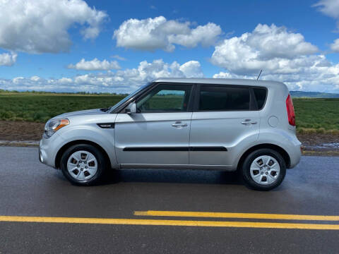 2013 Kia Soul for sale at M AND S CAR SALES LLC in Independence OR