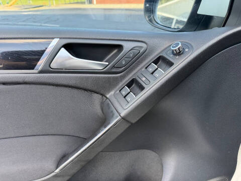 2013 Volkswagen GTI Base PZEV