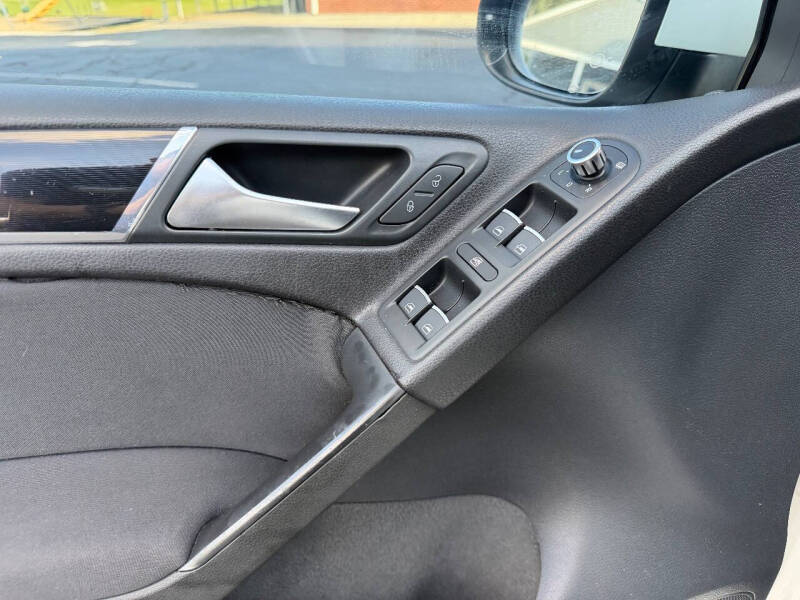 2013 Volkswagen GTI Base PZEV