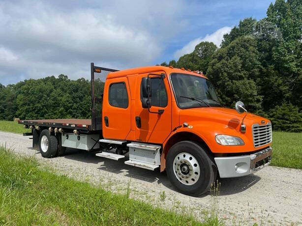 2018 Freightliner Business class M2