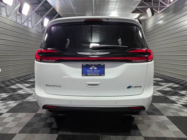 2025 Chrysler Pacifica Plug-In Hybrid Pinnacle