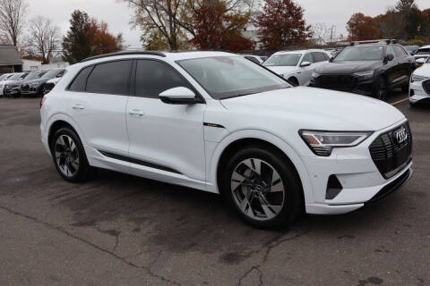 2021 Audi e-tron quattro Premium