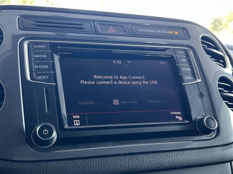 2018 Volkswagen Tiguan Limited 2.0T 4Motion